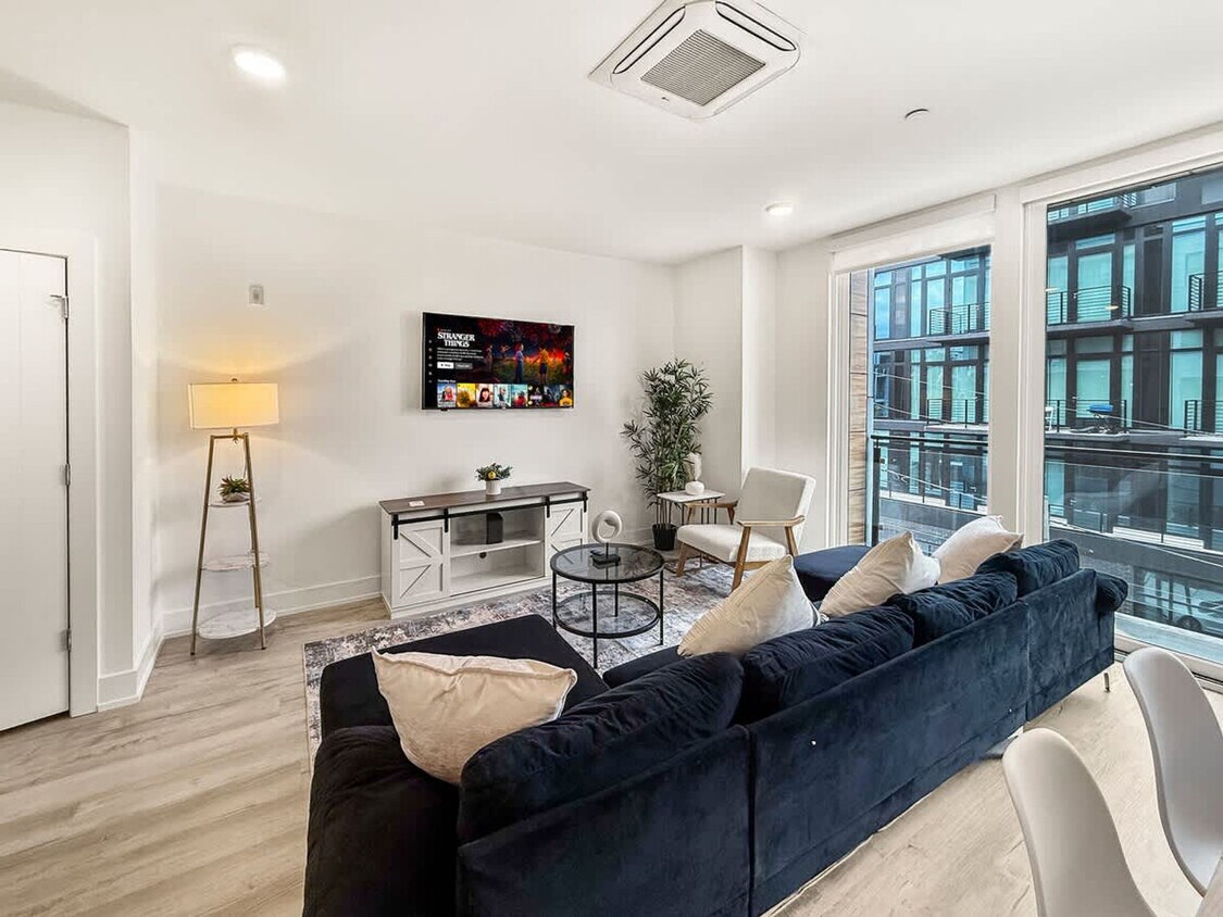 Foto principal - 1214 N American St