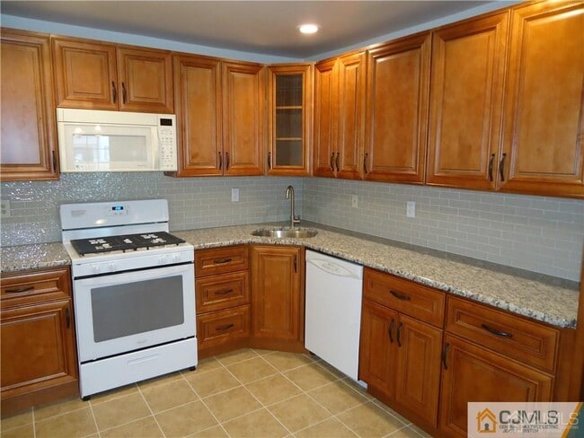 Foto del edificio - 80 Goodwin Dr