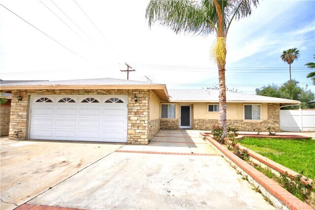 Primary Photo - 13807 Boeing St