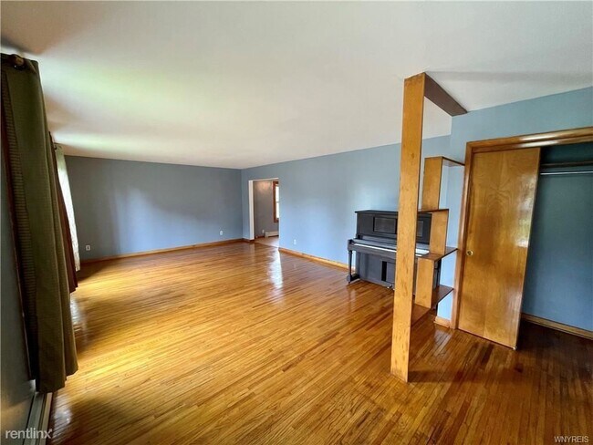 Building Photo - 3 br, 1 bath House - 149 Firestone St