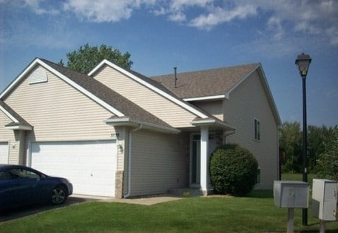 Foto principal - 3739 131st Ln NW