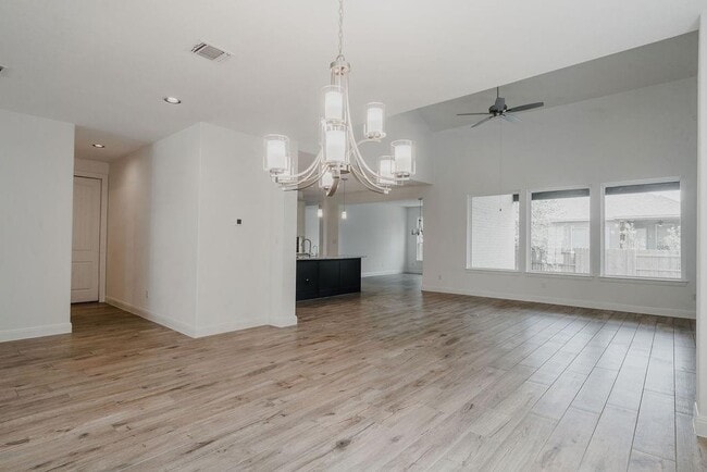 Building Photo - 3829 Lombard St
