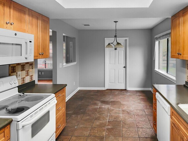 Foto del edificio - 9002 Softwood St