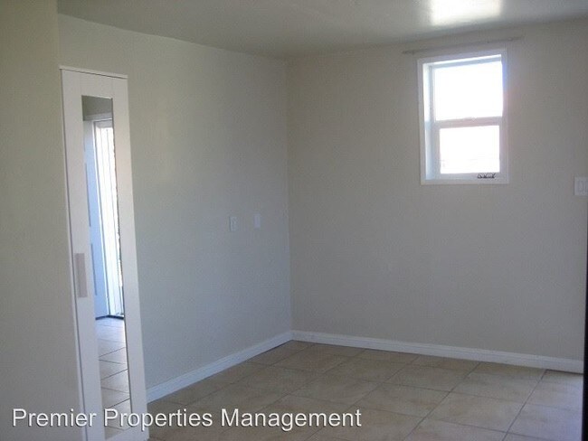 Building Photo - Studio, 1 bath House - 535 Palm Ave