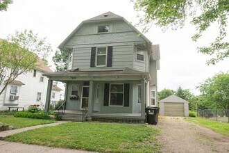 Building Photo - 209 S Pearl St