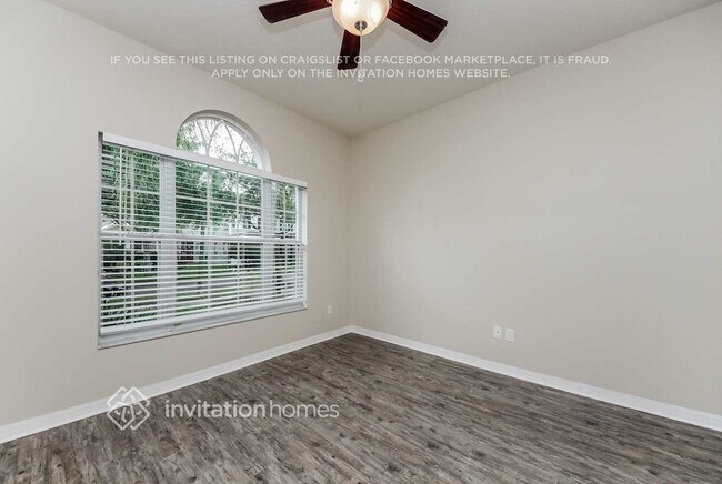Foto del edificio - 5239 Beach River Rd