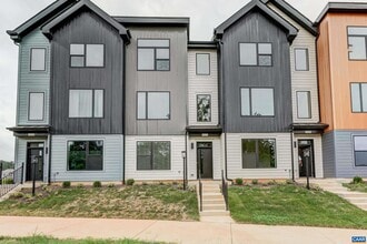 Building Photo - 5426 Golf Dr