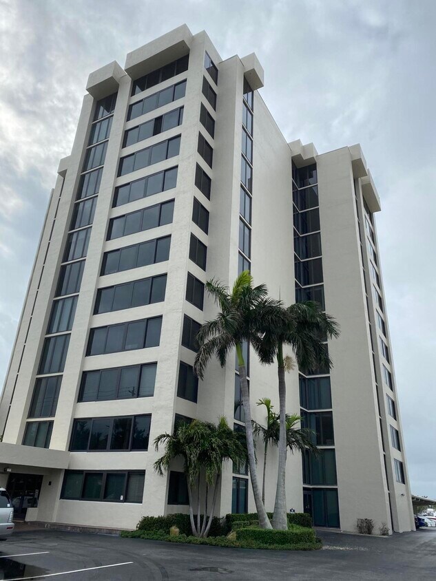 Primary Photo - 2220 S Ocean Blvd
