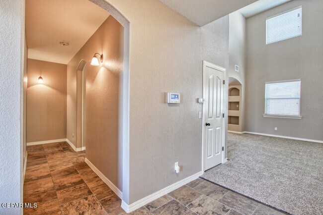 Building Photo - 221 S Stoneside Dr