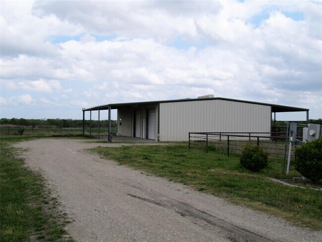 Foto del edificio - 2057 Co Rd 2164