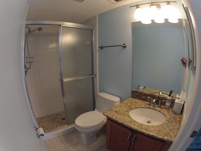 Foto del edificio - 868 Bayway Blvd
