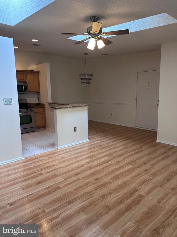 Building Photo - 65 Cheverny Ct