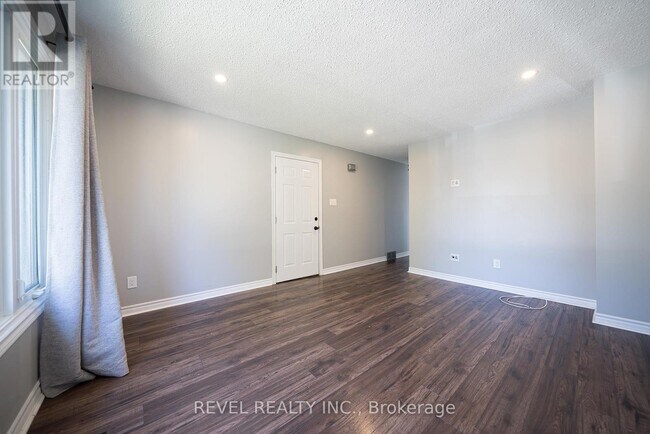 Building Photo - 28 Southglen Rd
