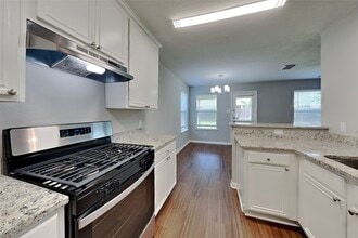 Building Photo - 5803 Village Grove Dr