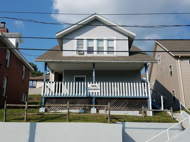 Front Porch - 316 Grant Ave