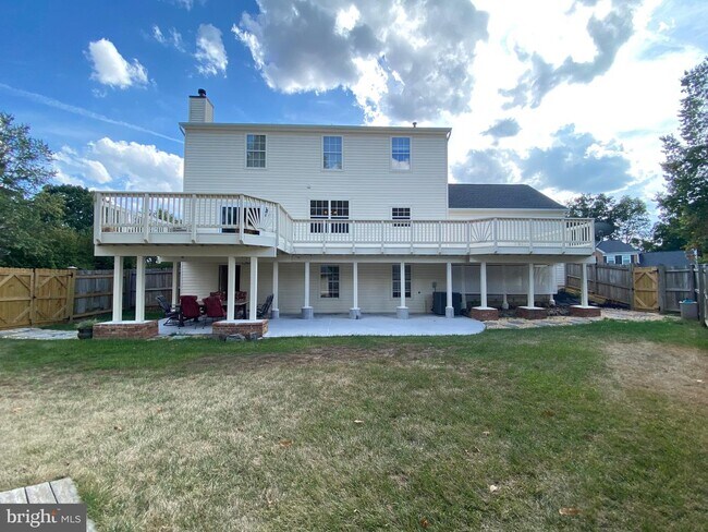 Building Photo - 8759 Diamond Hill Dr