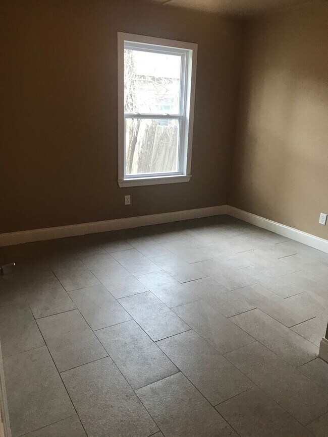 Foto del edificio - 2409 N 27TH ST