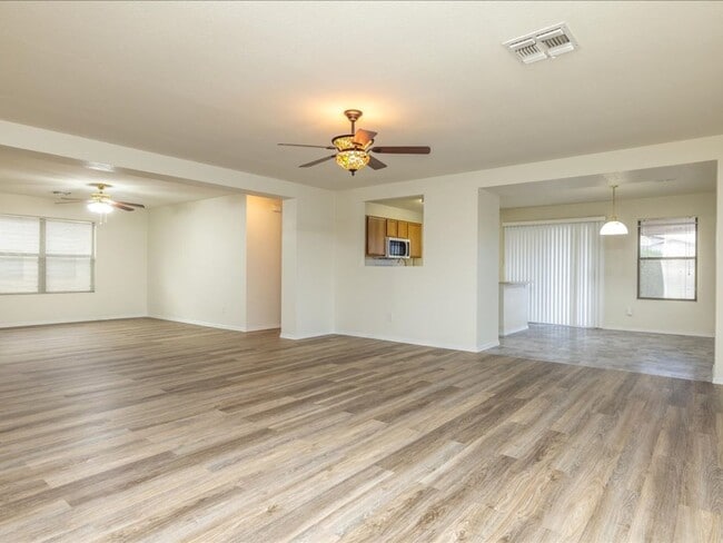 Building Photo - $300 OFF FIRST MONTHS RENT!! 3 Bedroom 2 B...