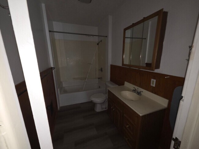 Foto del edificio - 923 W 3rd St