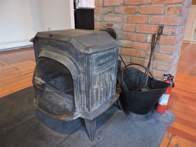 Building Photo - 54 Howard St