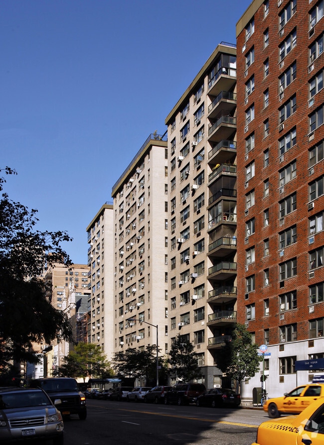 Primary Photo - 425 E 79th St