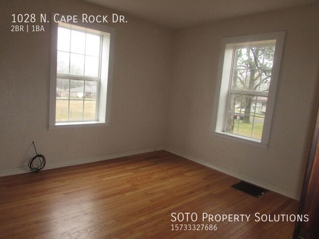 Foto del edificio - 2BD/1BA House, fresh paint, refinished har...
