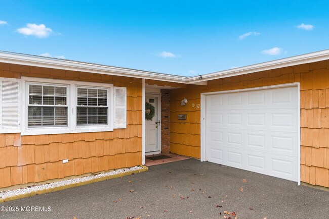 Building Photo - 52 Darley Cir