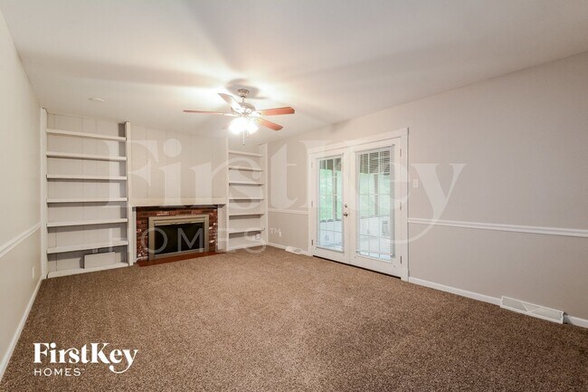 Foto del edificio - 186 River Valley Dr