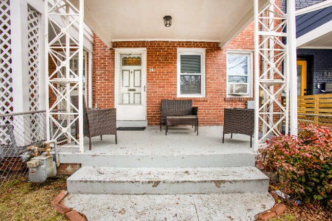 Foto del edificio - 55 Farragut Pl NW