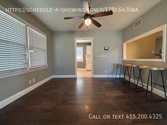 Building Photo - Beautifully Upgraded 3 Bedroom Home