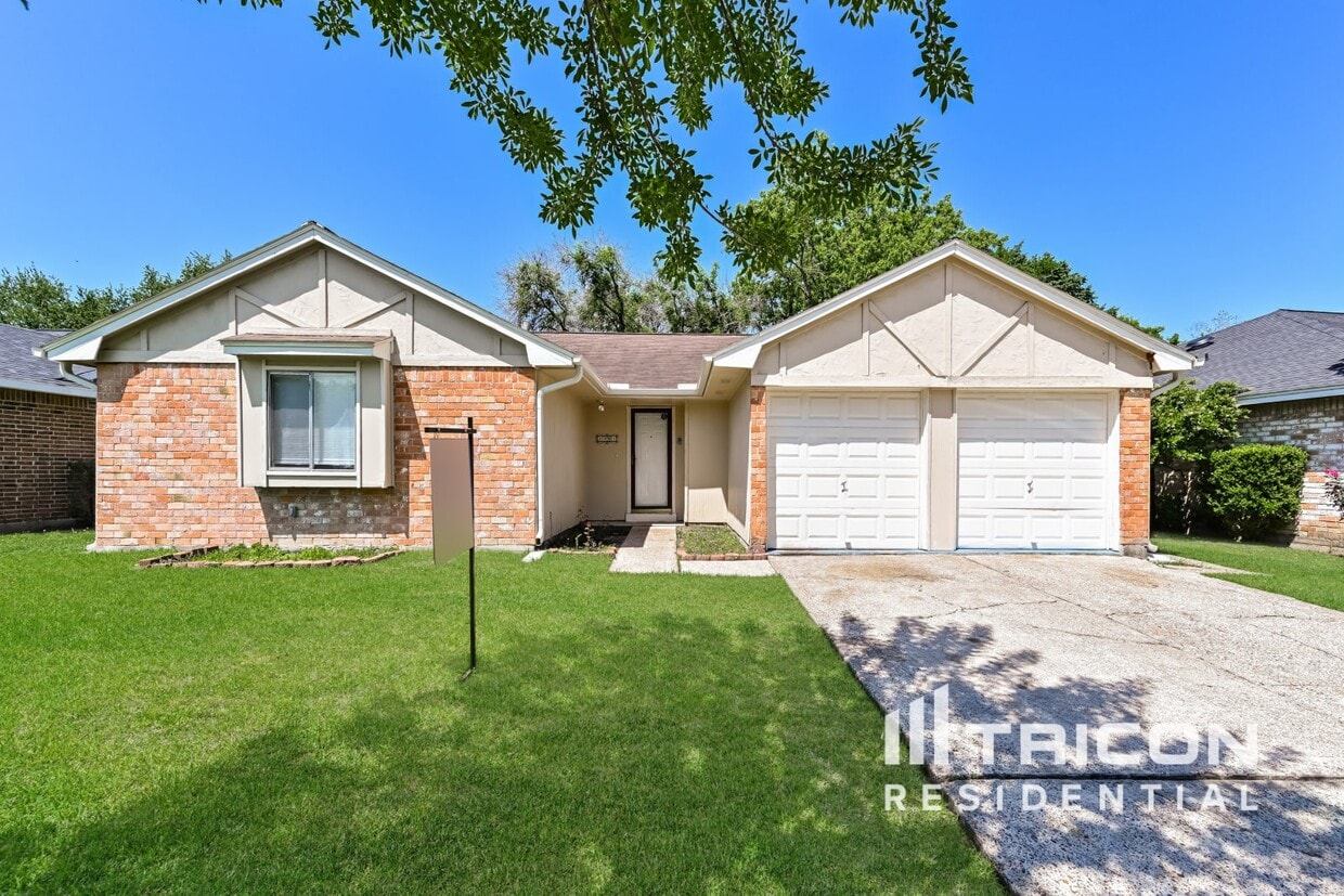 Primary Photo - 1391 Tenderden Dr