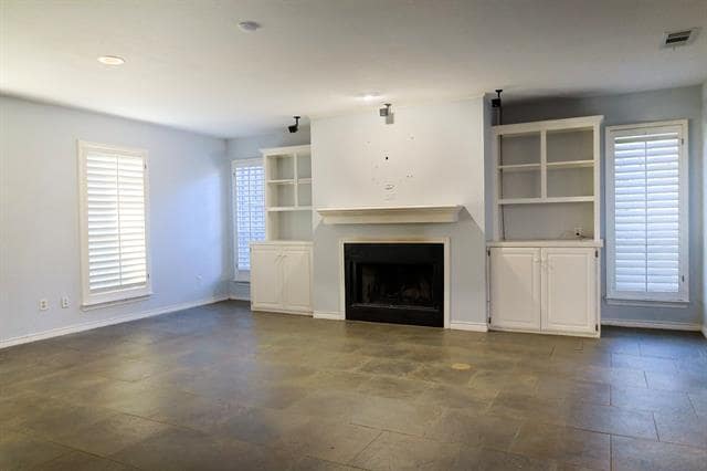 Building Photo - 740 Peavy Rd