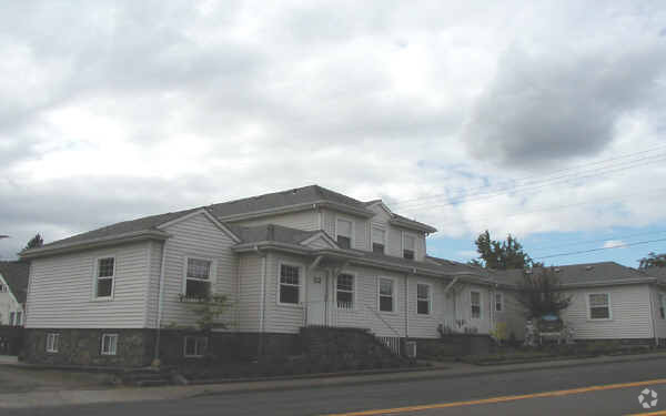 Building Photo - Courtyard Apartments