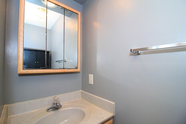Half Bath - 1420 Scott St