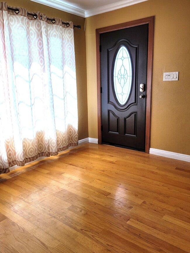 Foto del edificio - 331 W Bencamp St