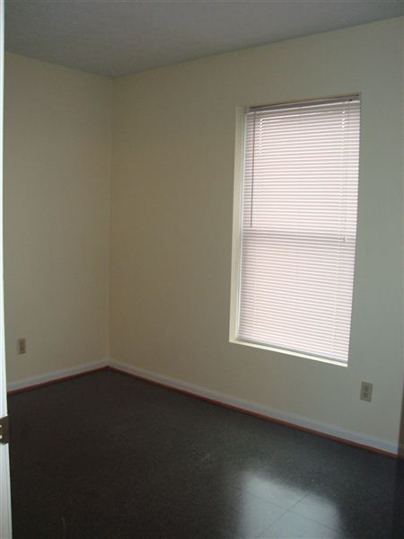 Building Photo - 2525 Saint Xavier St
