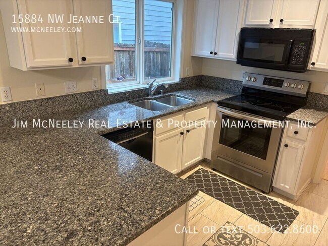 Foto del edificio - 15884 NW Jeanne Ct