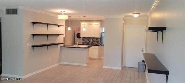 Building Photo - 600 Domenico Cir