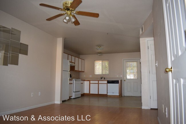 Building Photo - 2 br, 1.5 bath House - 135 Hickory Ridge