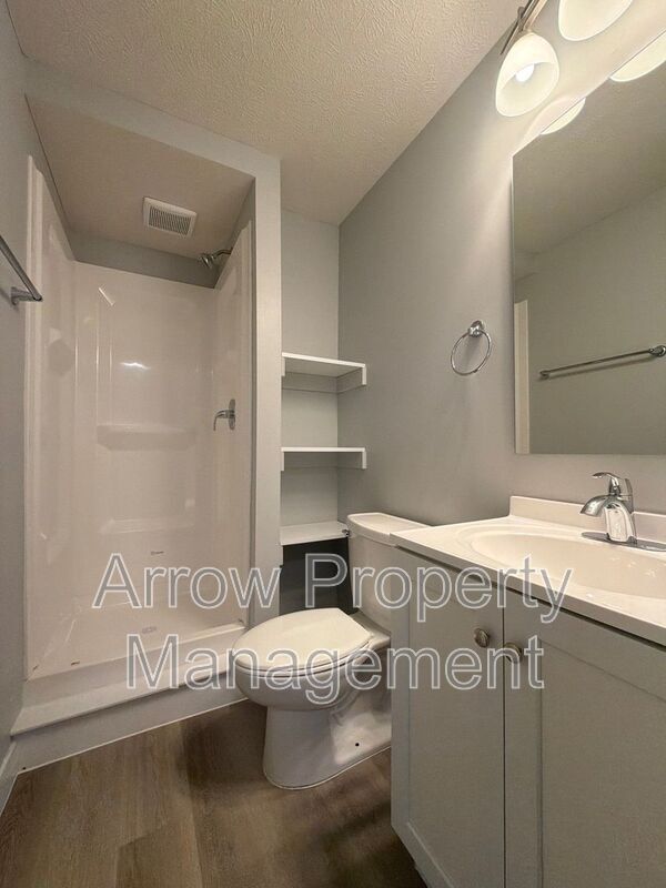 Building Photo - 877 N 26