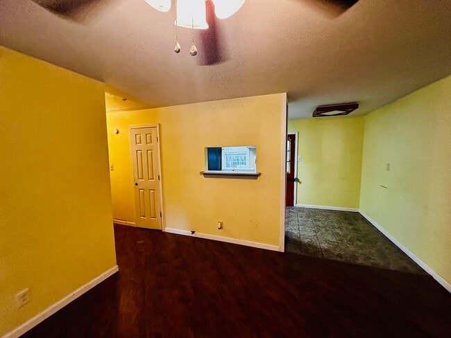 Building Photo - A Great 2 bed/1 bath Home in Pine White Hall!