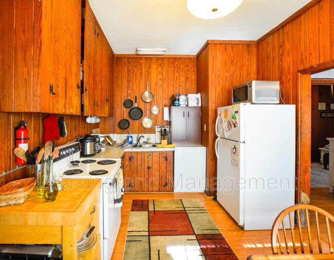 21 Archdale St Unit F, Charleston, SC 29401 Condo for Rent in