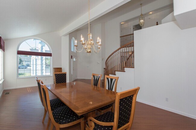 Building Photo - SW Reno, 4bed, 3 full bath, 3car, 2,770sf ...