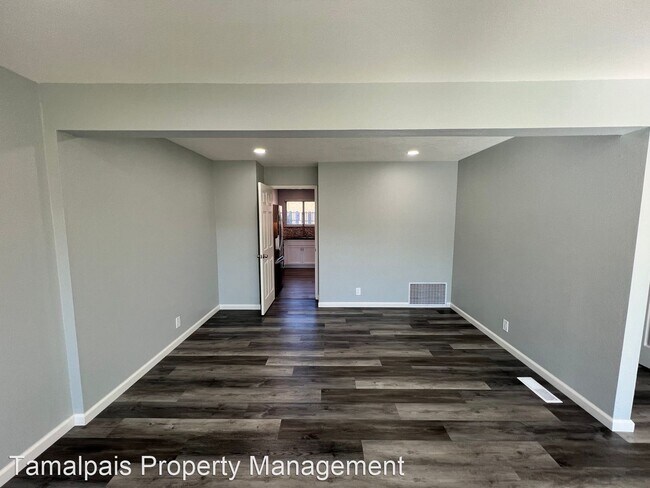 Foto del edificio - 3 br, 2.5 bath House - 17 Columbine Ln