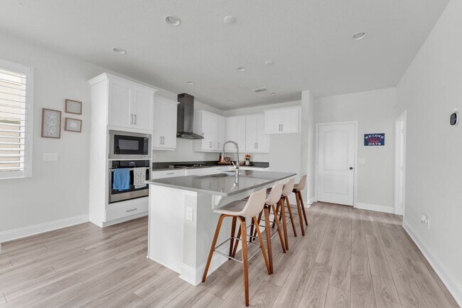 Building Photo - 12790 Brodlove Ln