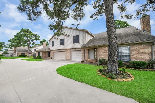 Building Photo - 7821 Theissetta Dr