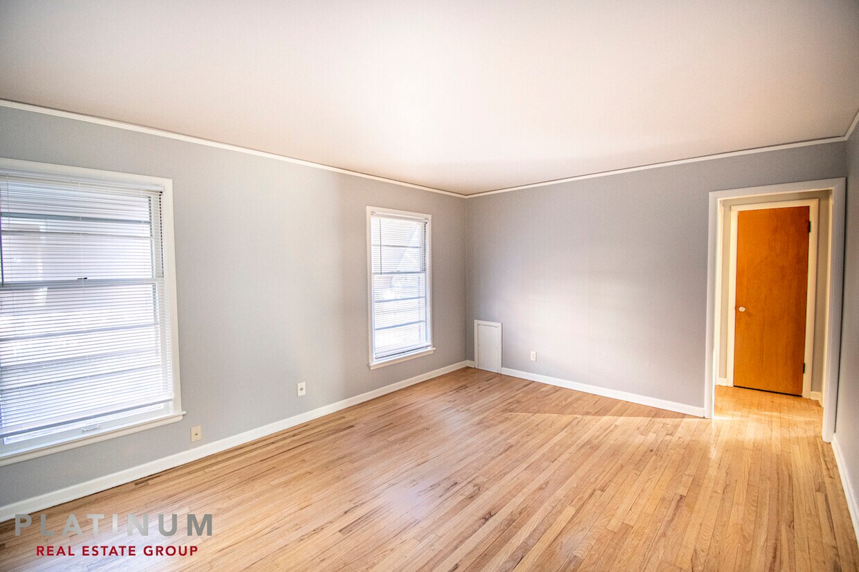 Foto principal - 4732 Cass St