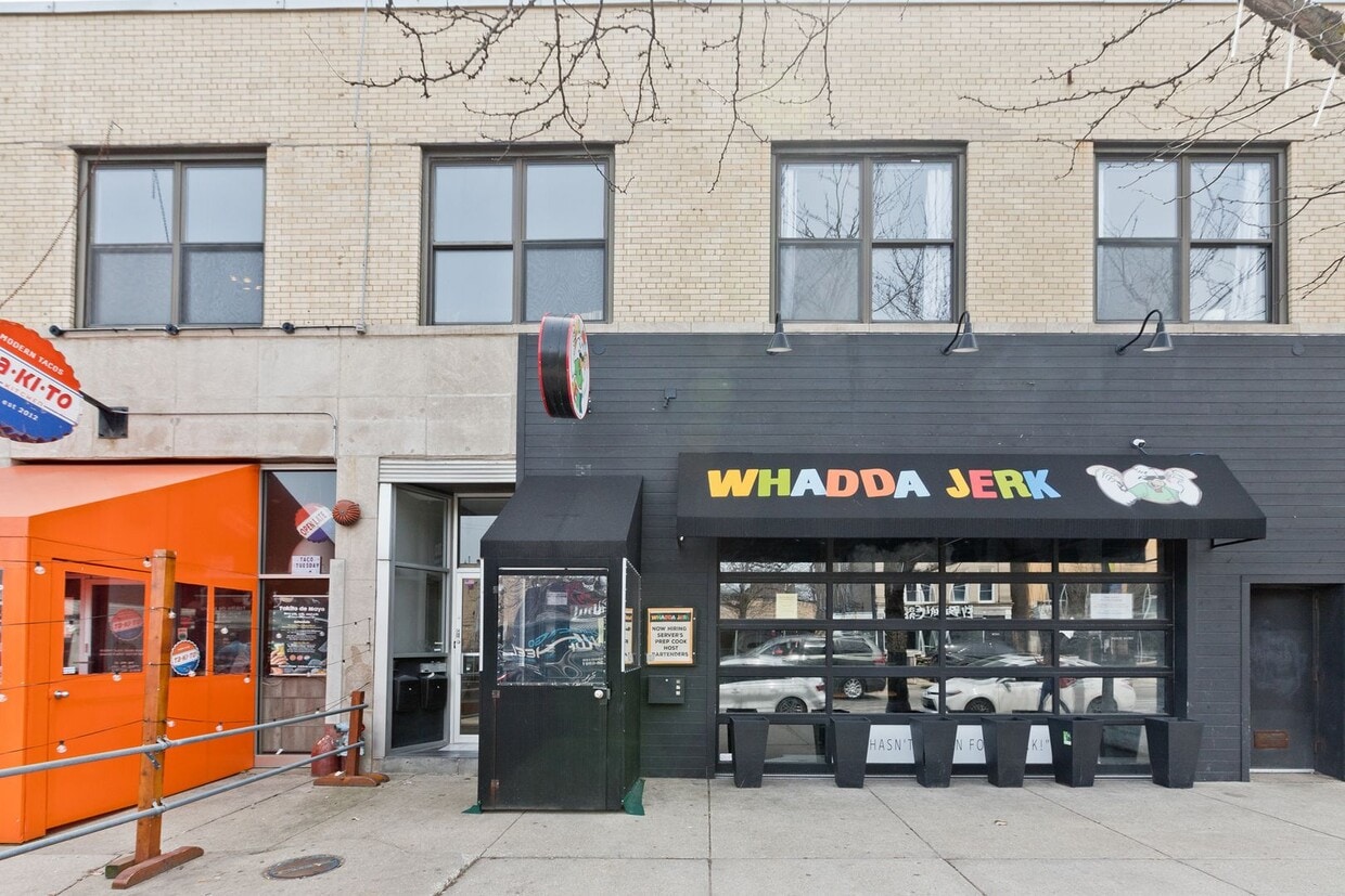 Photo - 2011 W Division St (Chicago, IL)