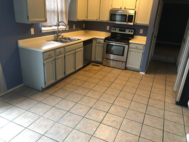 Foto del edificio - 207 Westwind Estates Ct