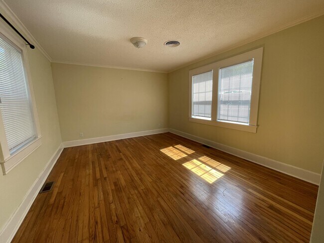 Foto del edificio - 1681 Cherokee Rd